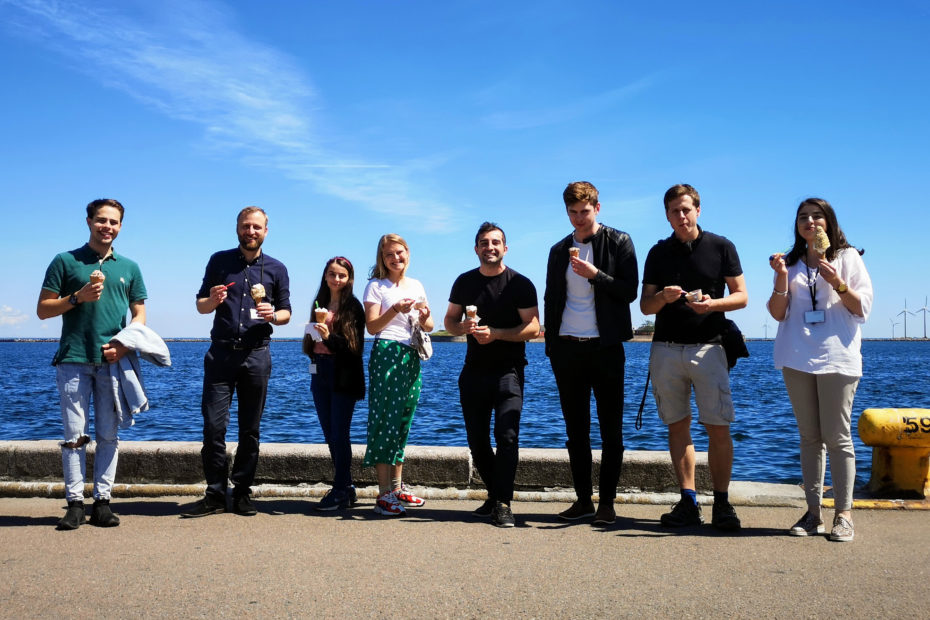 Swiipe medarbejder spiser is